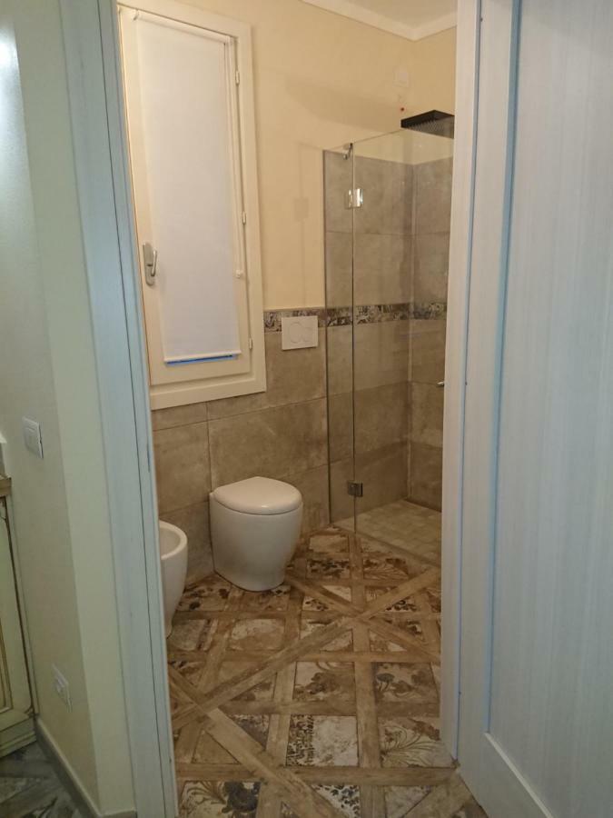Hotel Il carpino bianco Puegnago del Garda Esterno foto