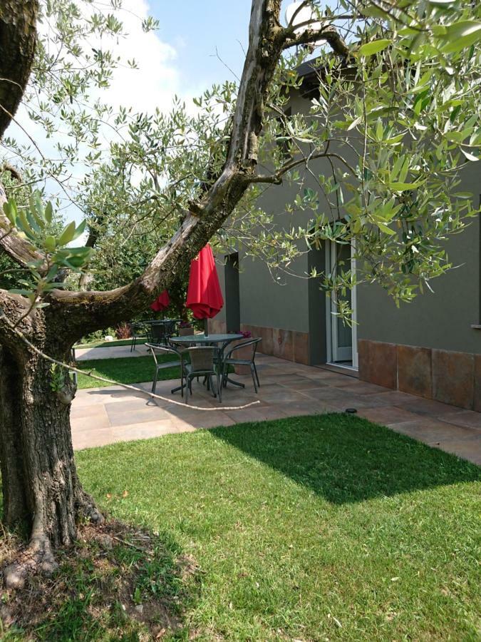 Hotel Il carpino bianco Puegnago del Garda Esterno foto